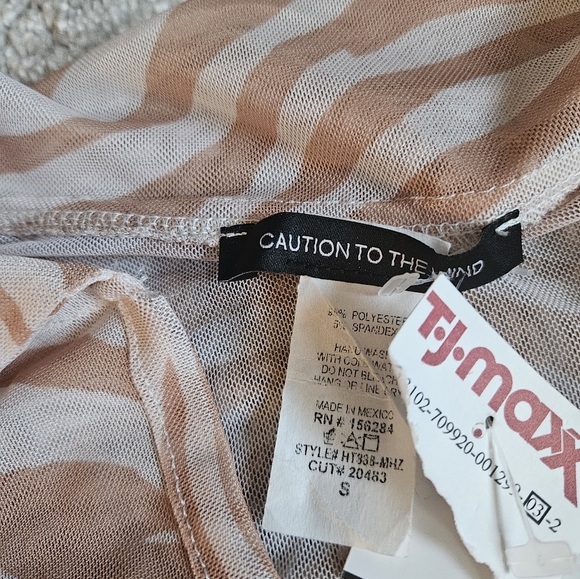 Zebra Pattern sheer top - Picture 5 of 7